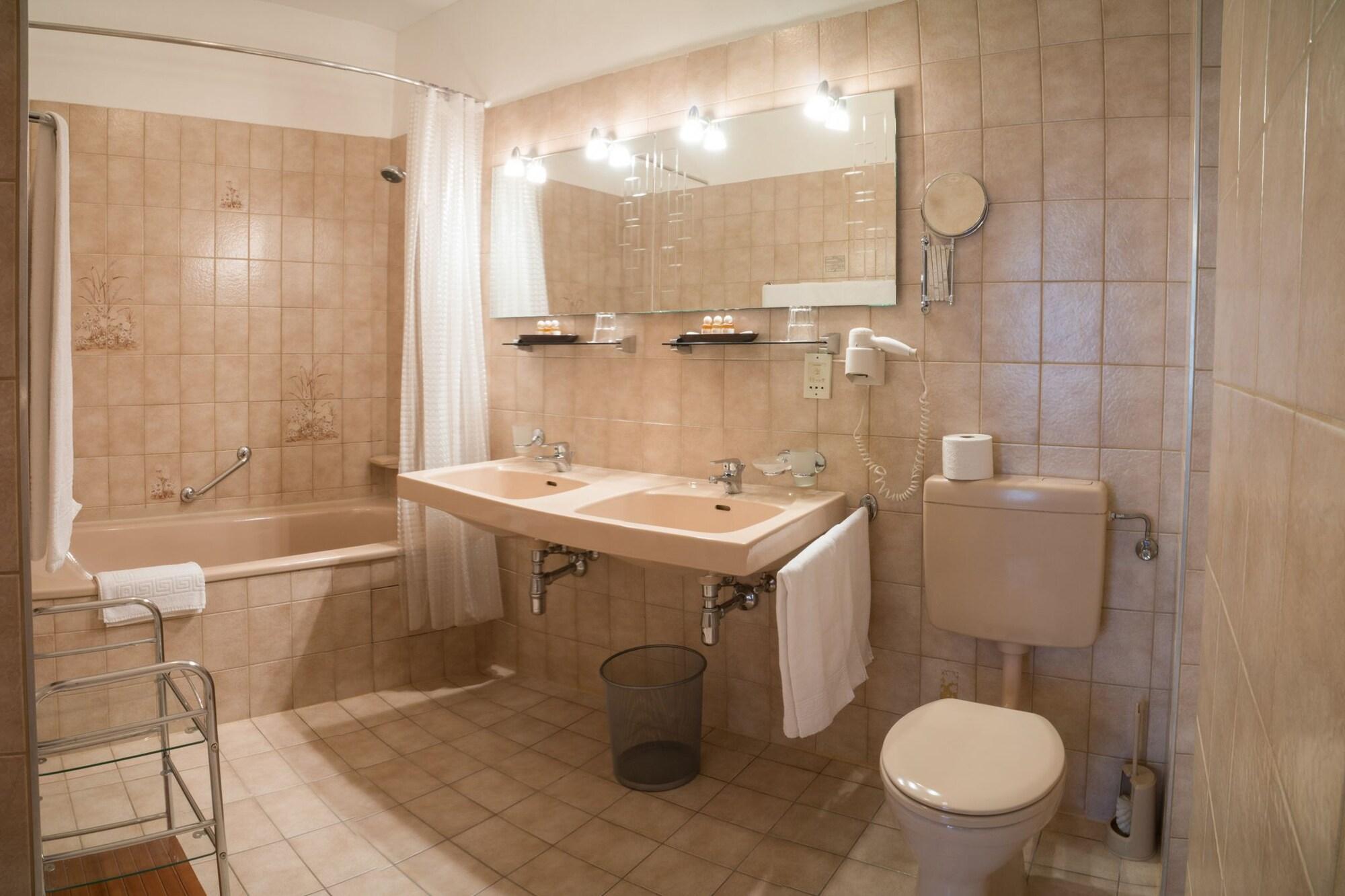 Bajazzo 3* Viena